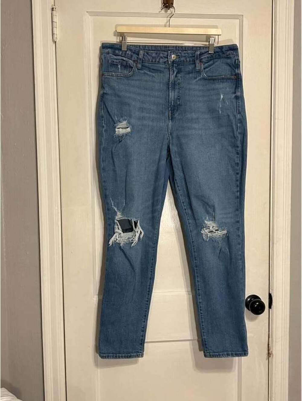 Women’s tall Old Navy, size 16 jeans— straight high-rise